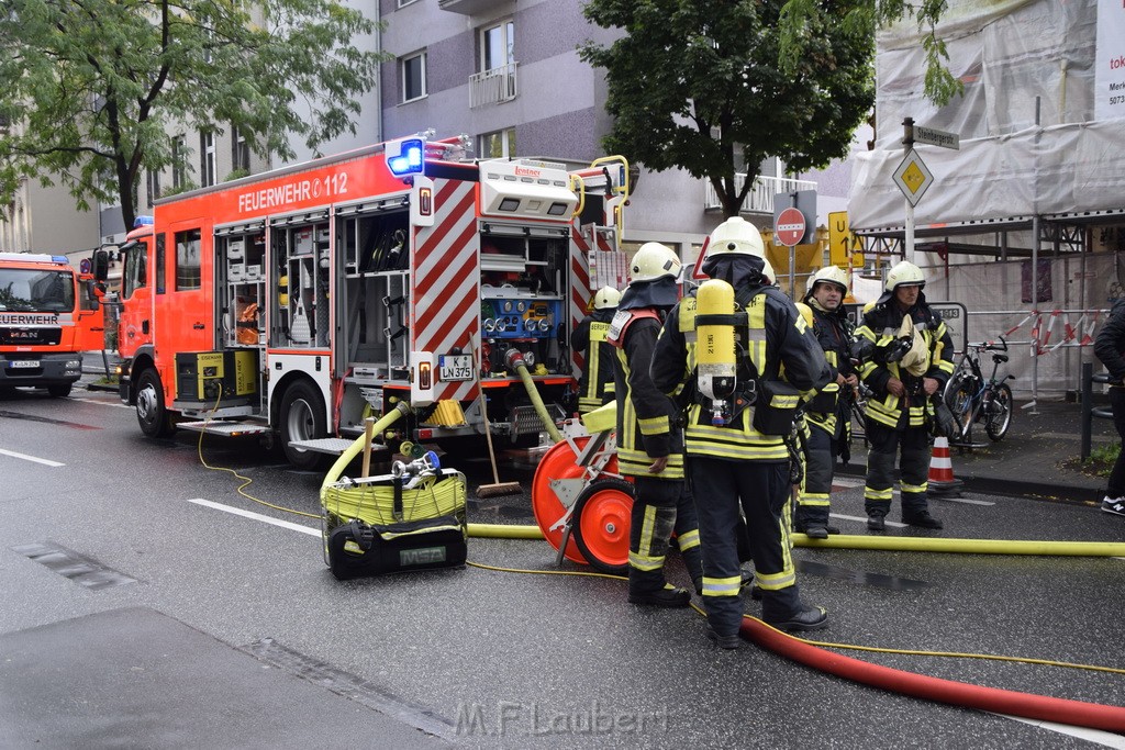 Feuer 2 Koeln Nippes Neusserstr P084.JPG - Miklos Laubert